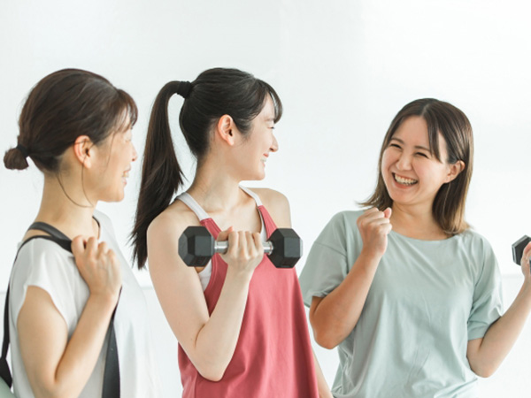 女性専用セミパーソナルジムNohea（ノヘア）トレーニング中の女性たち