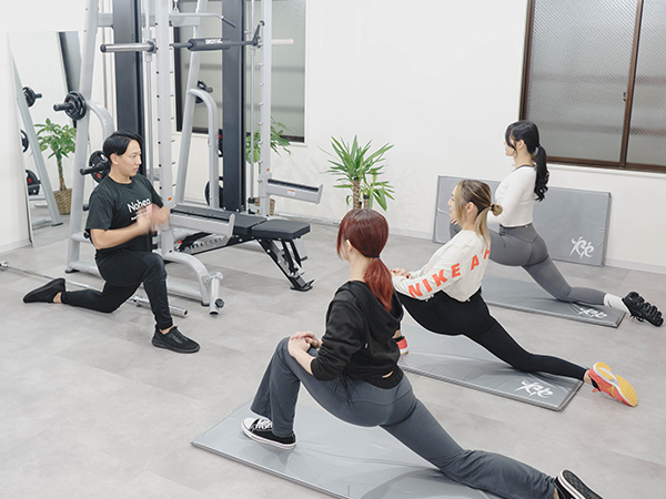 女性専用セミパーソナルジムNohea(ノヘア)トレーニング中の女性たち
